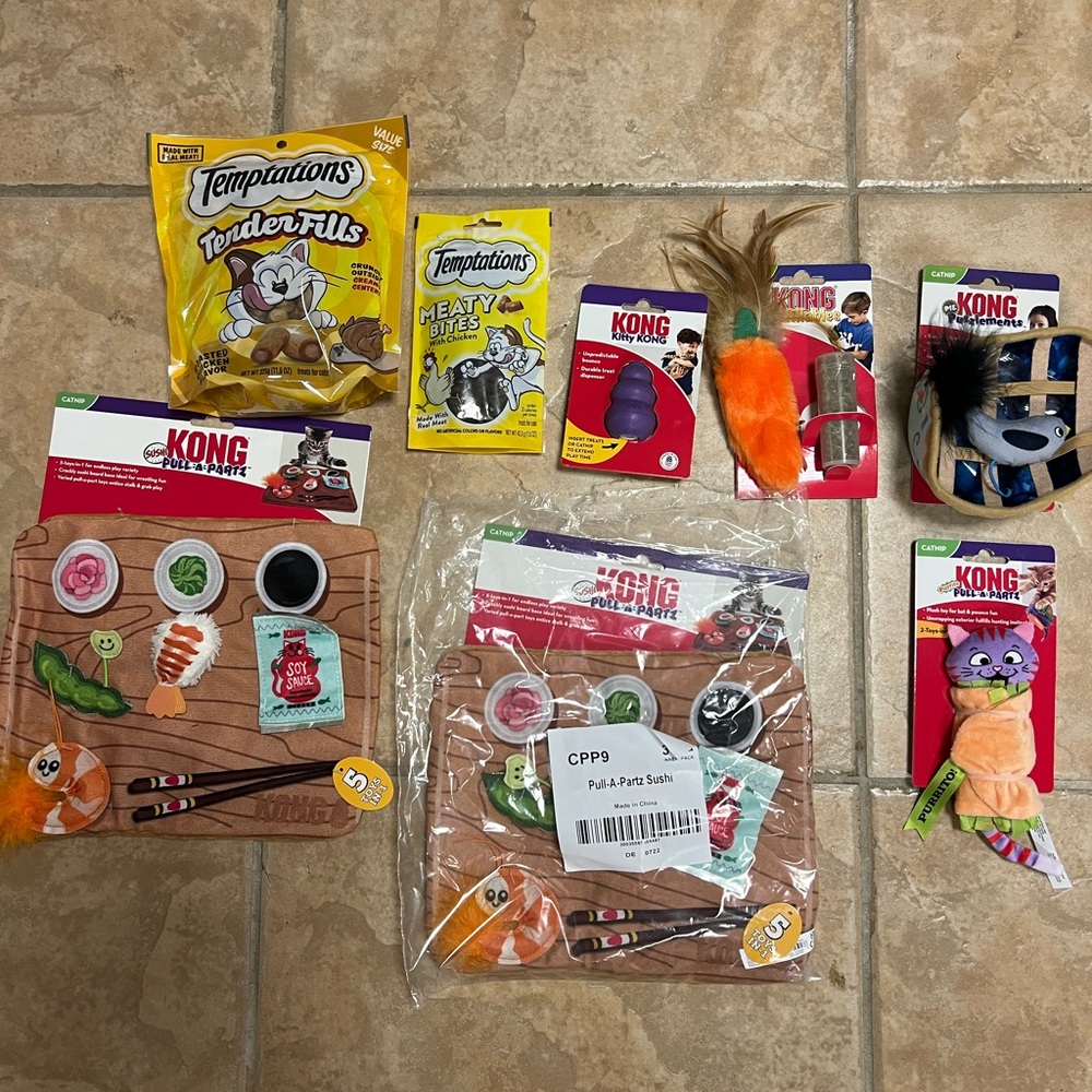 New cats toys and treats value $80 - Picture 1 of 11
